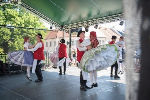 https://www.slavkov.cz/wp-content/uploads/2017/06/folklor-2.jpg