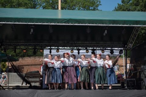 https://www.slavkov.cz/wp-content/uploads/2017/06/folklor-4.jpg