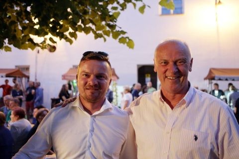 https://www.slavkov.cz/wp-content/uploads/2017/06/starosta-s-chorvatským-starostou.jpg